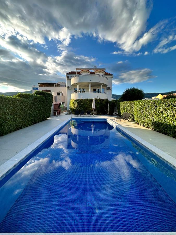 Apartments Villa Ohana Kaštela Eksteriør billede