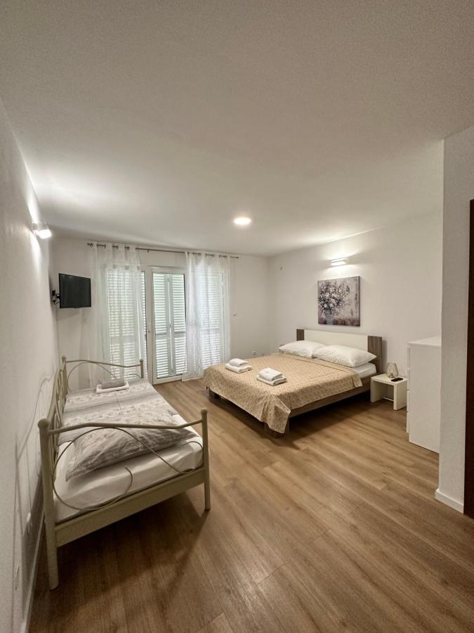 Apartments Villa Ohana Kaštela Eksteriør billede